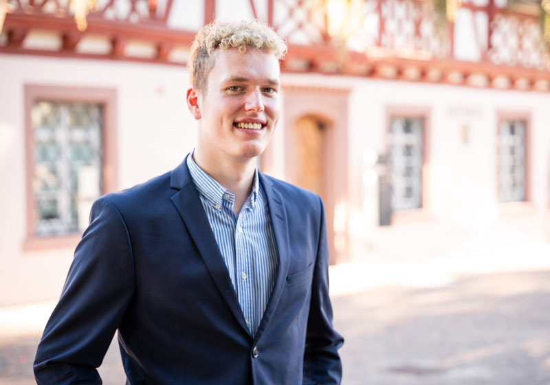 via Vorstandsvorsitzender Dr. Benedikt Bühler